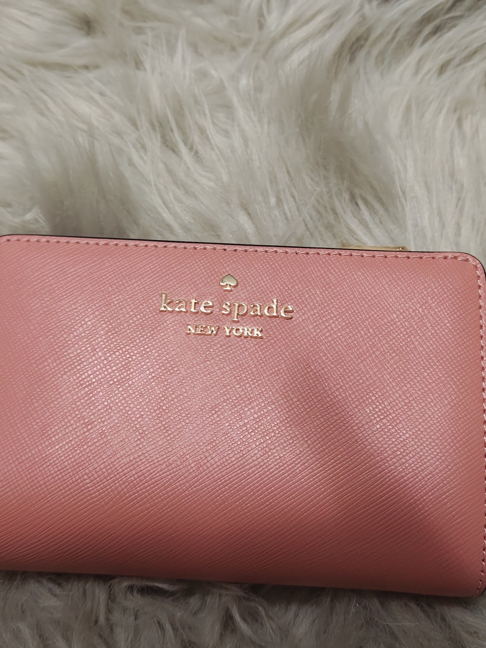 😍Kate Spade Coral Pink Saffiano Leather Zip Wallet with Gold Logo NWOT